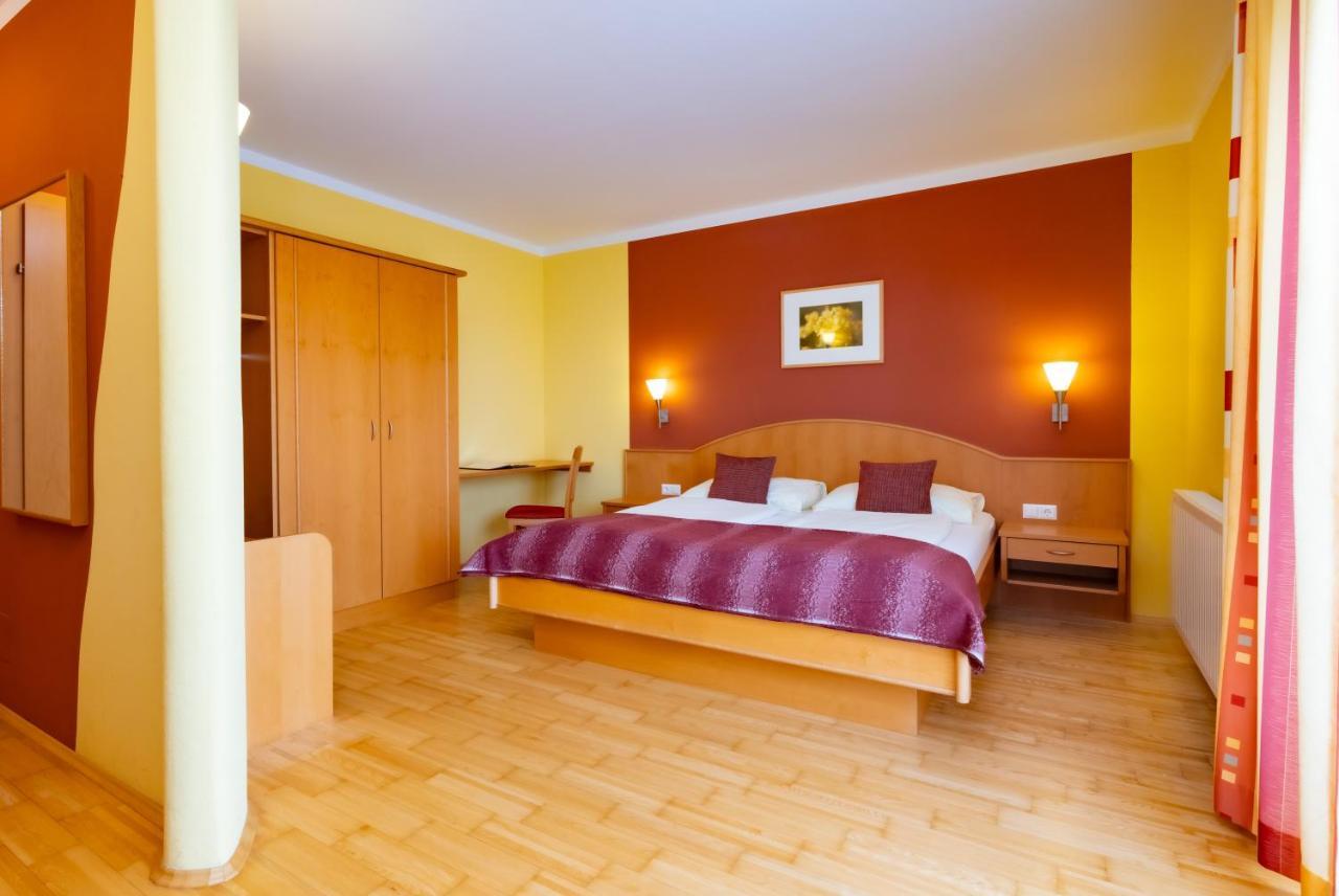 Golf & Thermenland Sonnenpension Fruehstueckshotel Burgauberg Stegersbach Exterior foto