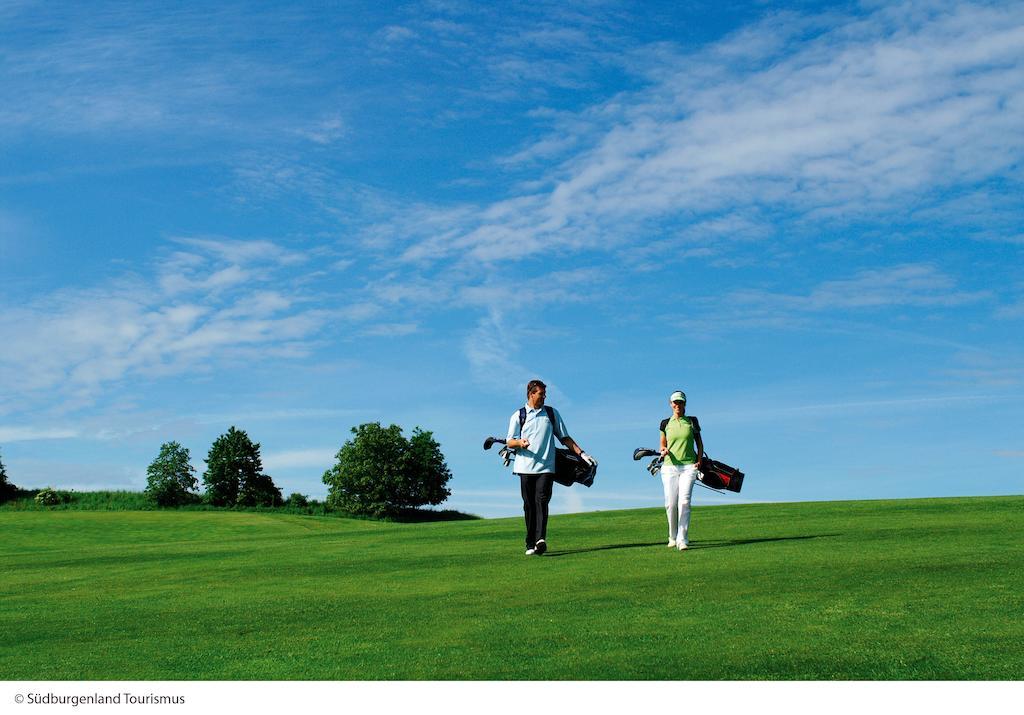 Golf & Thermenland Sonnenpension Fruehstueckshotel Burgauberg Stegersbach Exterior foto